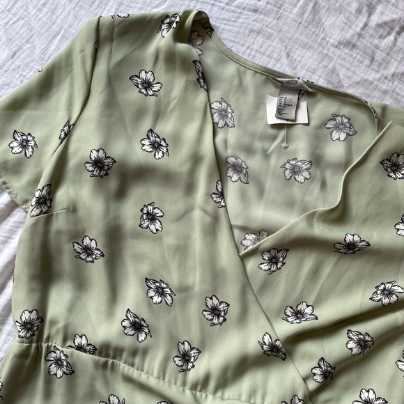 Flowy Spring Dress - Picture 2 of 10